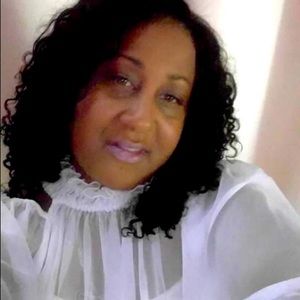 Meet your Posher, Denise